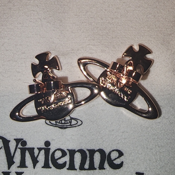 Vivienne Westwood Mayfair Bas Relief Earrings - Picture 3 of 5